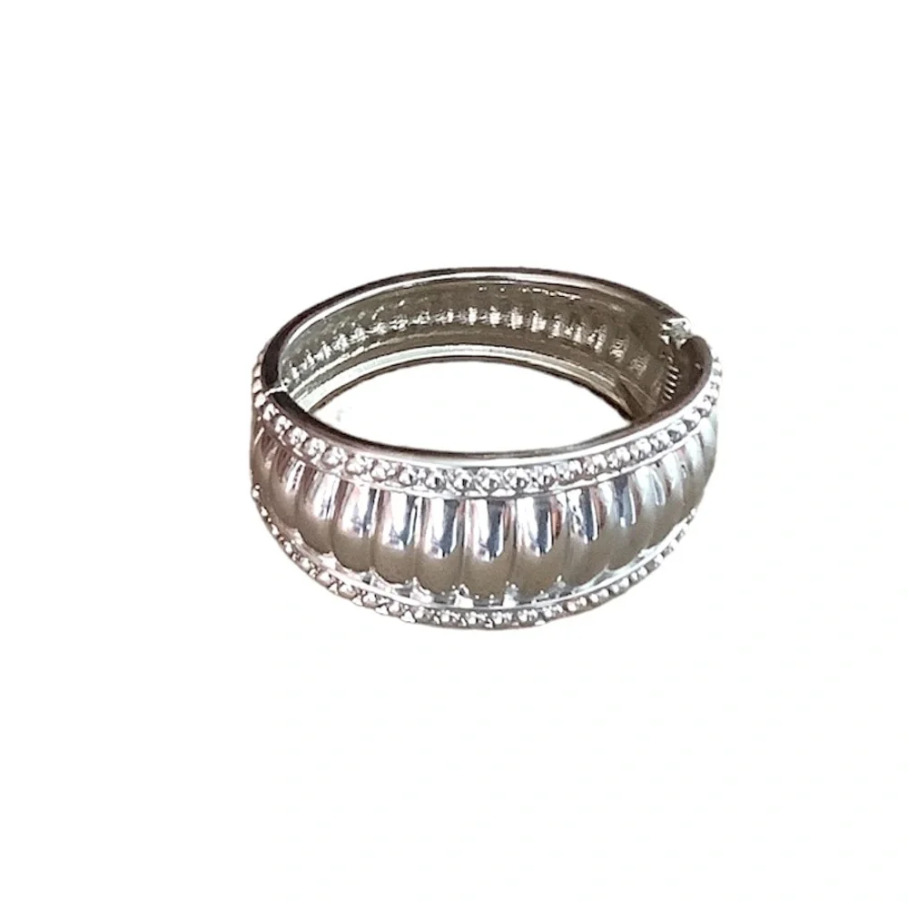 Statement piece! Silver hinged cuff bracelet. Kim Rogers. NWOT